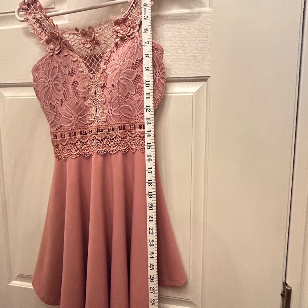 Elegant Rose Pink Lace Dress - Picture 4 of 5